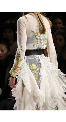 Details Christian Dior , Details Dior Fall 2018 Ready-to-Wear , Детали показа Кристиан Диор , Детали показа Диор осень зима 2018 , Fashion show , неделя моды в Париже , PFW , Мария Грация Кьюри , Mainstyles